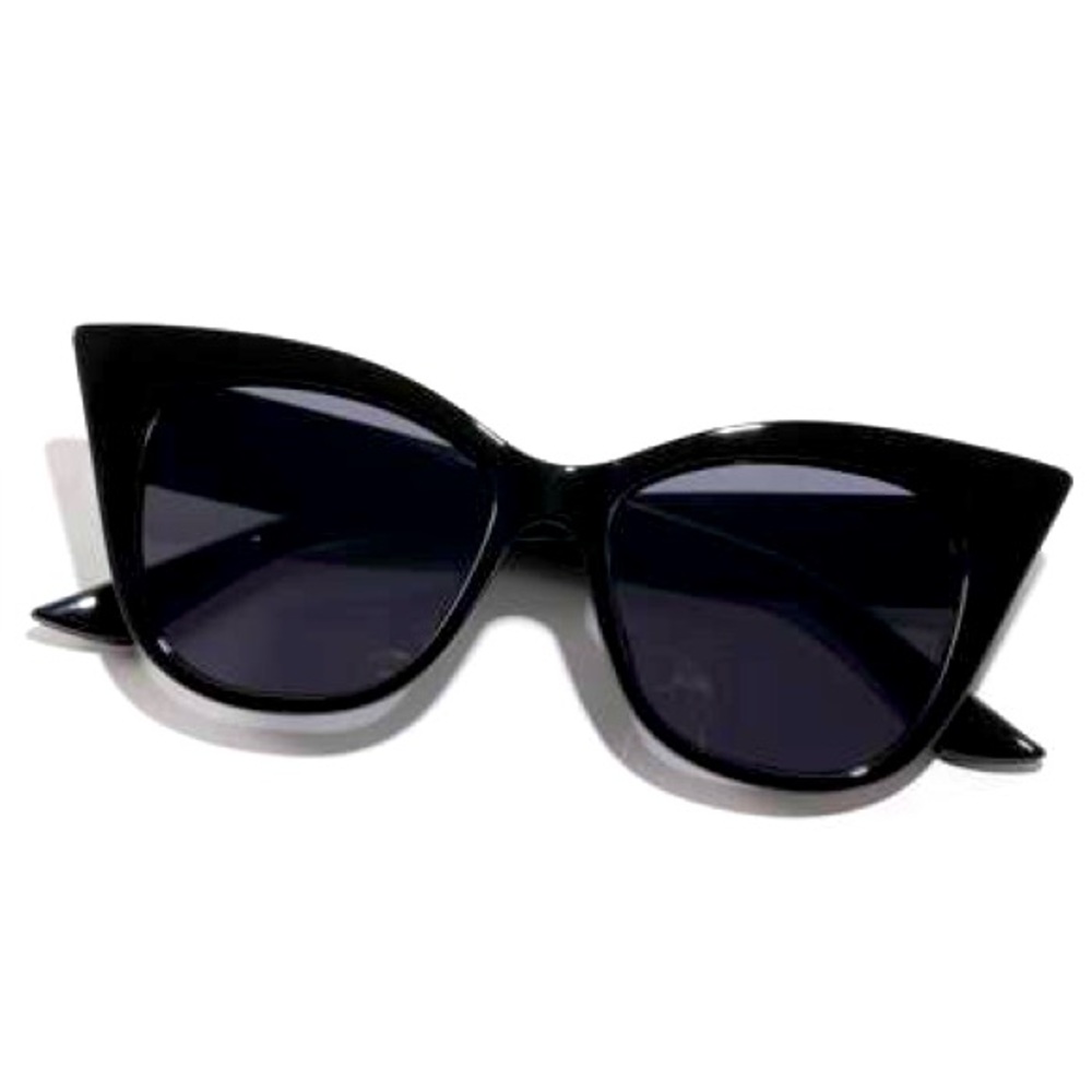 FREE Chic Magick Midnight Black Cat-Eye Sunglasses Retro Classic & Haute Sunnies